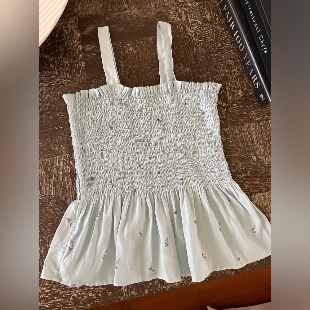 Smocked Nordstrom top girls 10-12, months green flowers